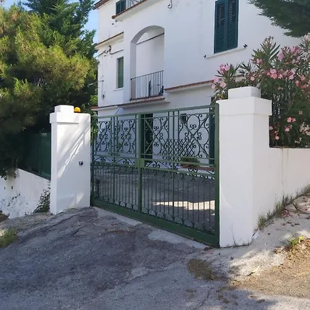 Attico Con Terrazzo E Finestre Sulla Baia Di Apartment Peschici