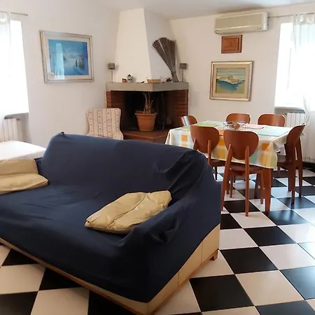Attico Con Terrazzo E Finestre Sulla Baia Di *